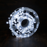 Фотография Новогодняя гирлянда уличная линейная, 500 LED,  белая, тёмный провод, глянцевые шарики, 50 м